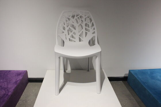 Harga yang pantas Kursi plastik modern yang dapat ditumpuk tahan lama nyaman Pusat pelatihan yang cocok Lembaga pendidikan Pilihan tempat duduk on line